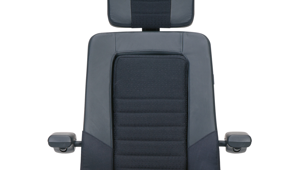 24/7 office chair Axia Focus24 adjustable back